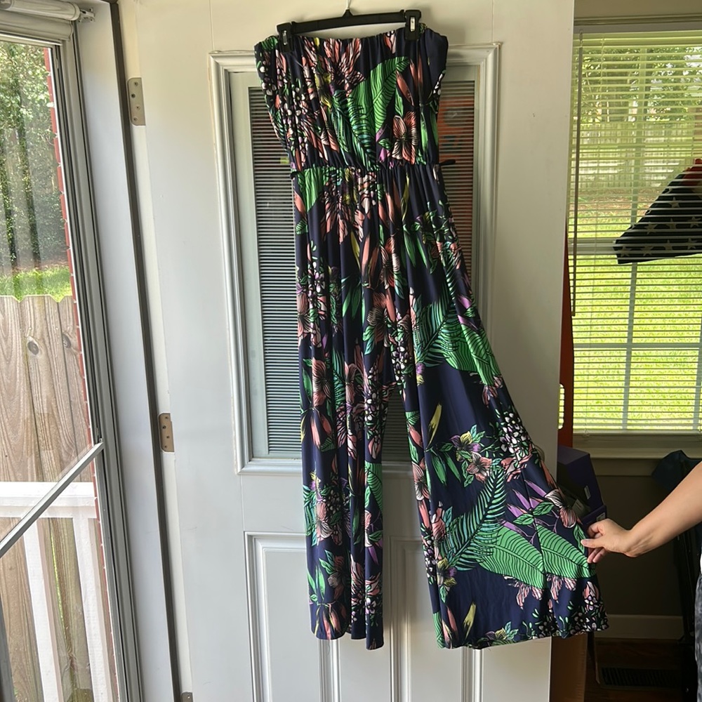 Stretchy Romper with tropical pattern - extremely comfortable